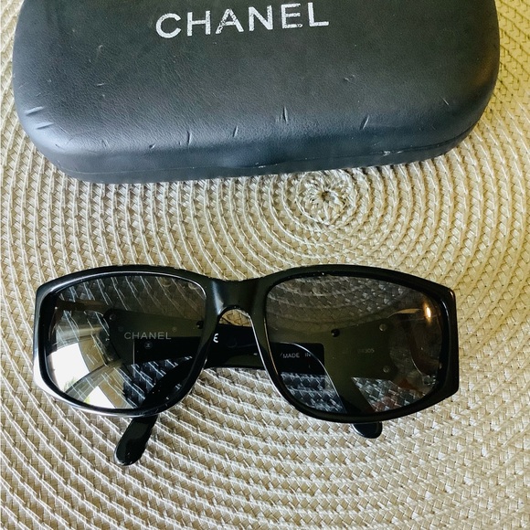 Authentic CHANEL sunglasses 😎 - Picture 12 of 14